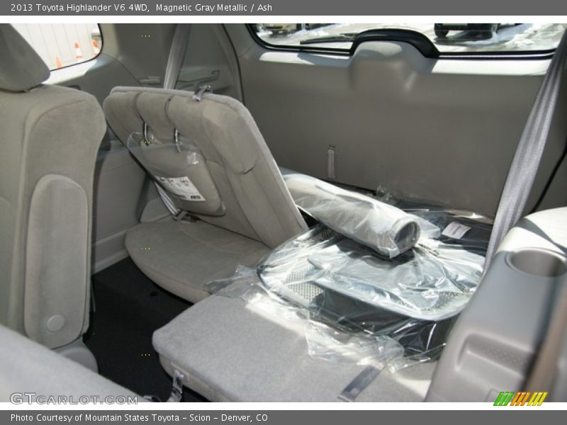 Magnetic Gray Metallic / Ash 2013 Toyota Highlander V6 4WD
