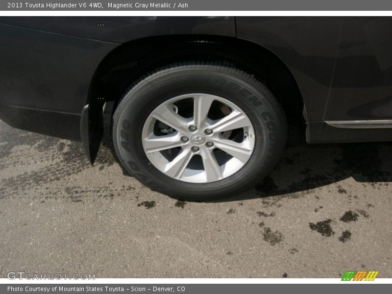 Magnetic Gray Metallic / Ash 2013 Toyota Highlander V6 4WD