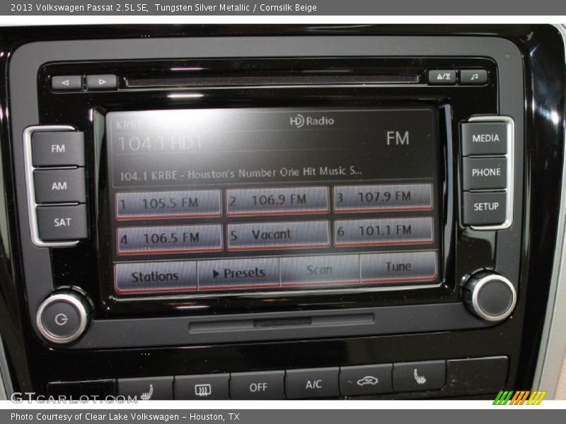 Tungsten Silver Metallic / Cornsilk Beige 2013 Volkswagen Passat 2.5L SE