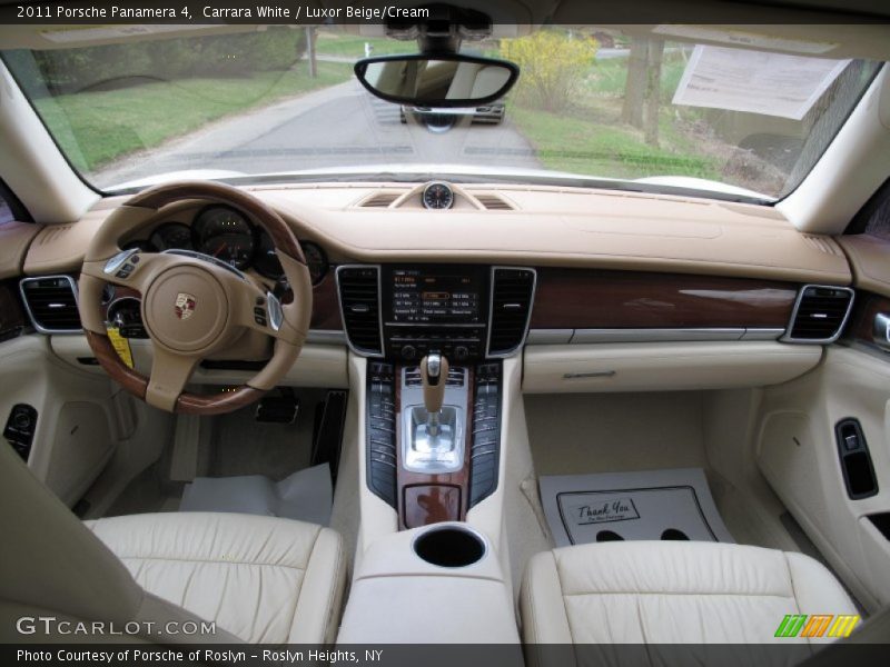 Dashboard of 2011 Panamera 4