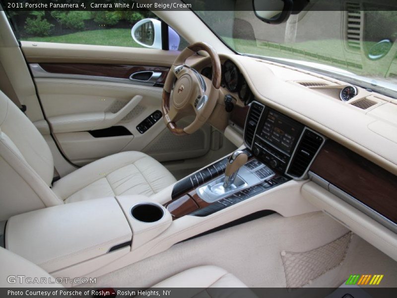 Dashboard of 2011 Panamera 4