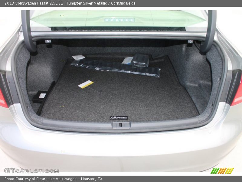 Tungsten Silver Metallic / Cornsilk Beige 2013 Volkswagen Passat 2.5L SE