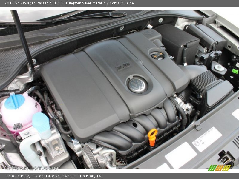 Tungsten Silver Metallic / Cornsilk Beige 2013 Volkswagen Passat 2.5L SE