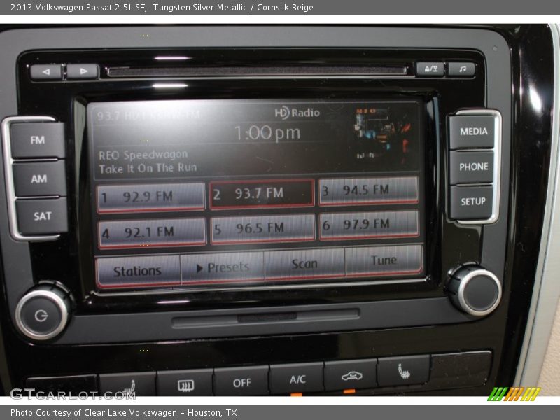 Tungsten Silver Metallic / Cornsilk Beige 2013 Volkswagen Passat 2.5L SE