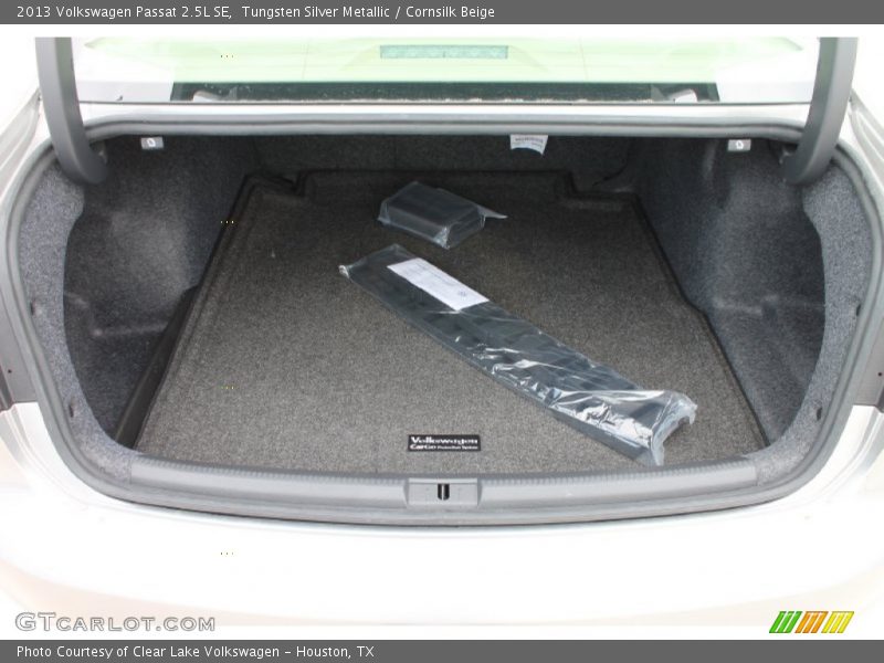 Tungsten Silver Metallic / Cornsilk Beige 2013 Volkswagen Passat 2.5L SE