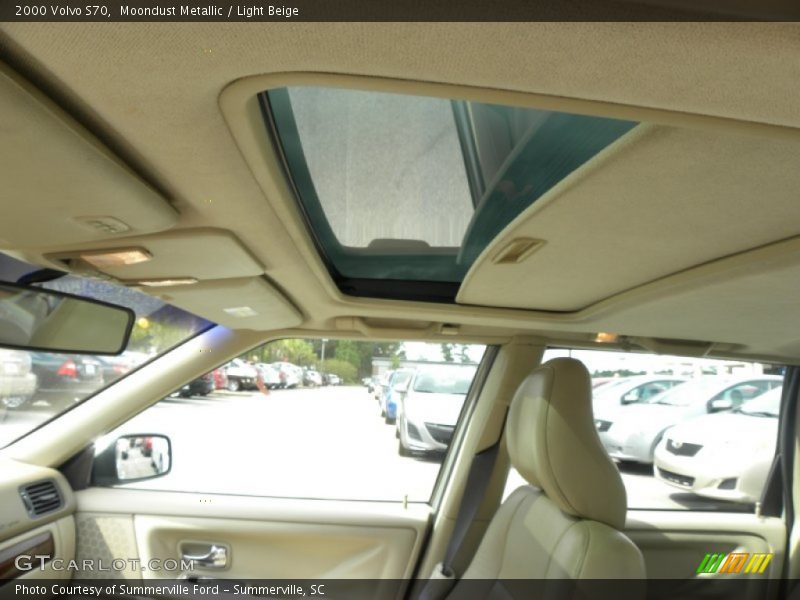 Moondust Metallic / Light Beige 2000 Volvo S70