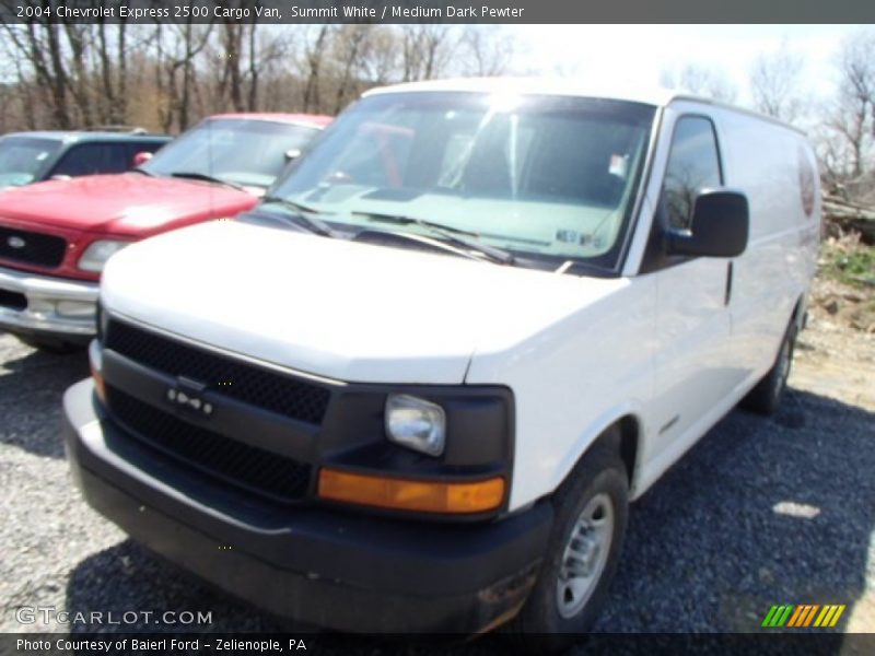 Summit White / Medium Dark Pewter 2004 Chevrolet Express 2500 Cargo Van