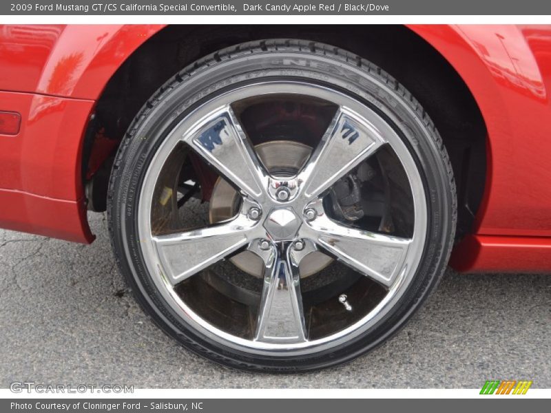 Custom Wheels of 2009 Mustang GT/CS California Special Convertible