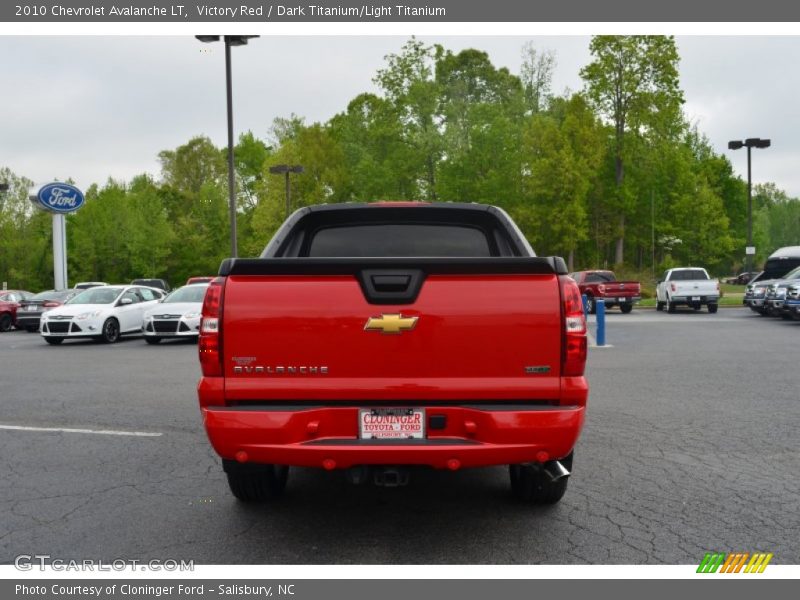 Victory Red / Dark Titanium/Light Titanium 2010 Chevrolet Avalanche LT