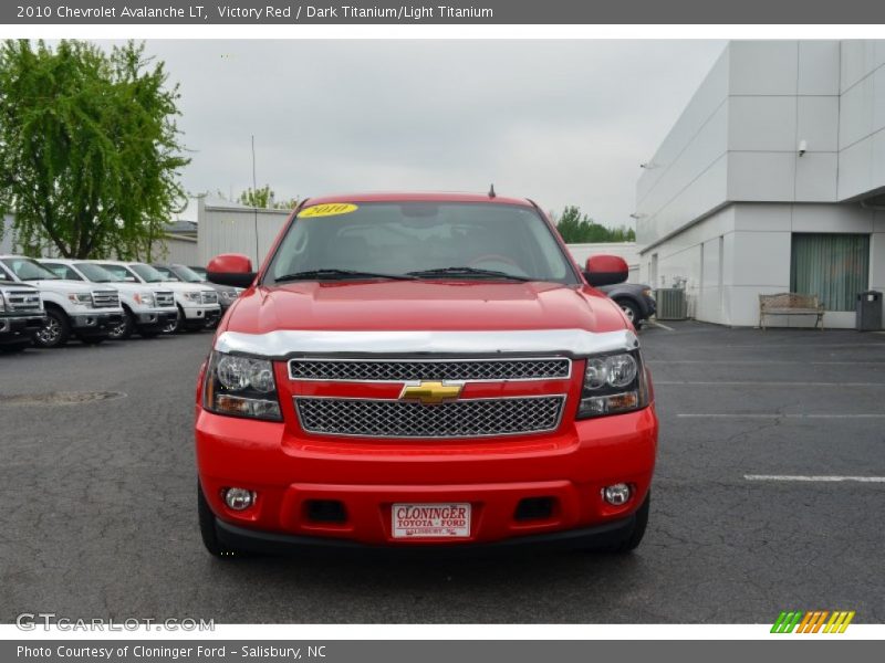 Victory Red / Dark Titanium/Light Titanium 2010 Chevrolet Avalanche LT