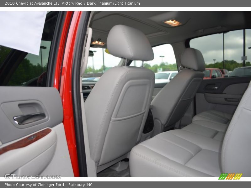 Victory Red / Dark Titanium/Light Titanium 2010 Chevrolet Avalanche LT