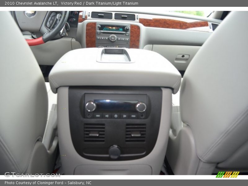 Victory Red / Dark Titanium/Light Titanium 2010 Chevrolet Avalanche LT