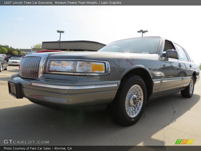 Medium Pewter Pearl Metallic / Light Graphite 1997 Lincoln Town Car Executive