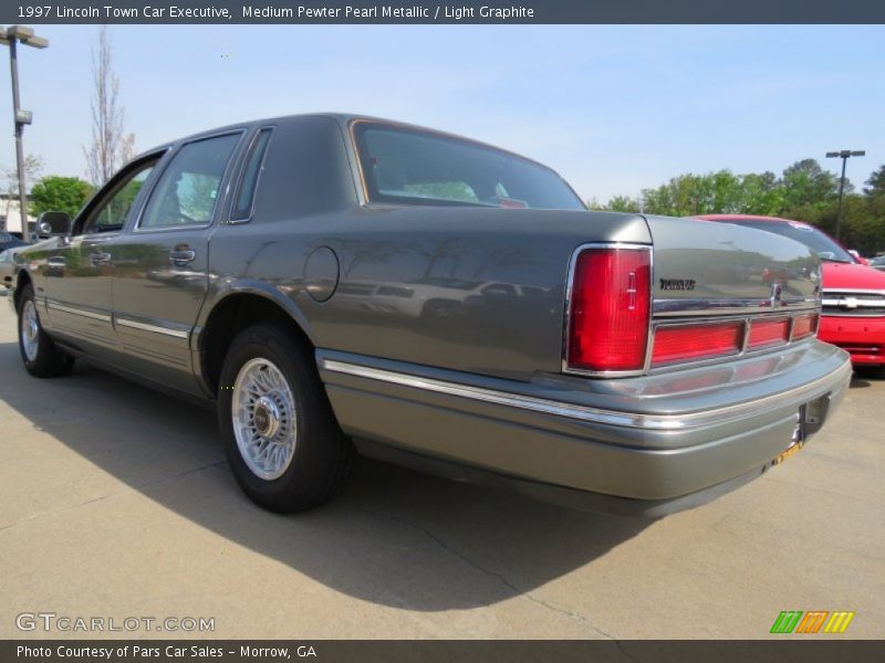 Medium Pewter Pearl Metallic / Light Graphite 1997 Lincoln Town Car Executive