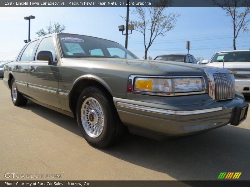 Front 3/4 View of 1997 Town Car Executive