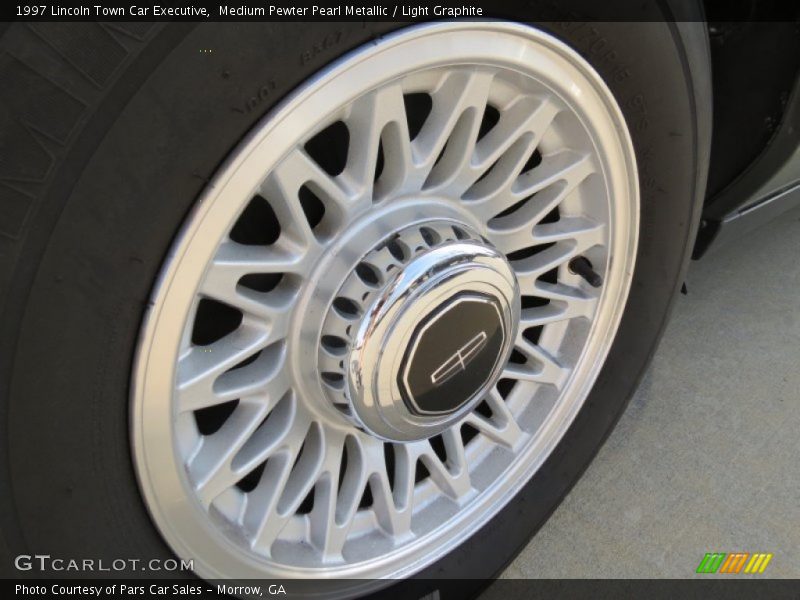  1997 Town Car Executive Wheel