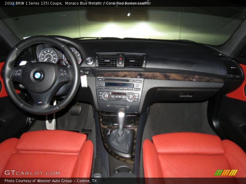 Dashboard of 2009 1 Series 135i Coupe