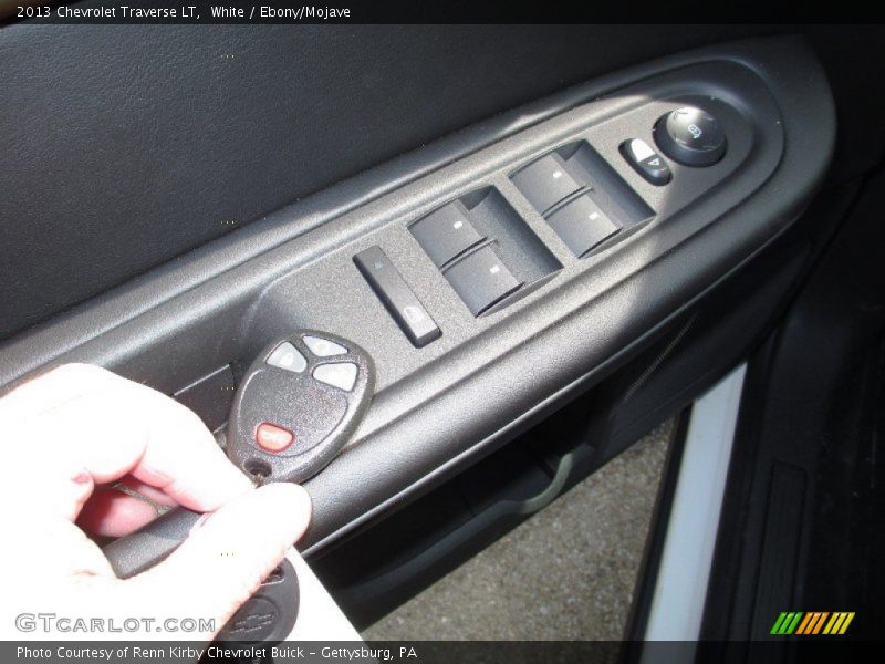 White / Ebony/Mojave 2013 Chevrolet Traverse LT
