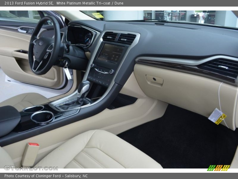 White Platinum Metallic Tri-coat / Dune 2013 Ford Fusion Hybrid SE