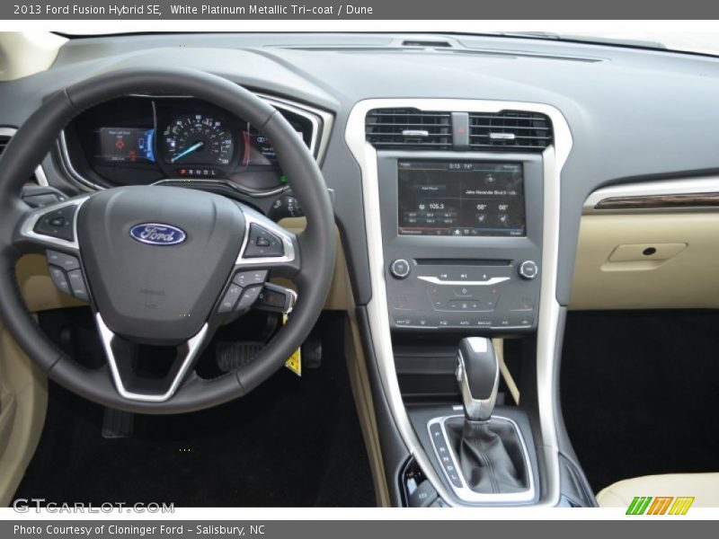 White Platinum Metallic Tri-coat / Dune 2013 Ford Fusion Hybrid SE