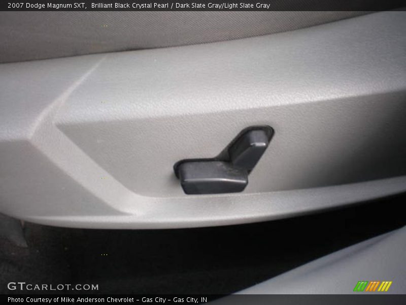Brilliant Black Crystal Pearl / Dark Slate Gray/Light Slate Gray 2007 Dodge Magnum SXT