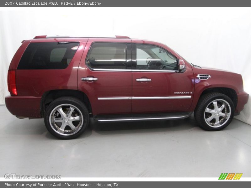  2007 Escalade AWD Red-E