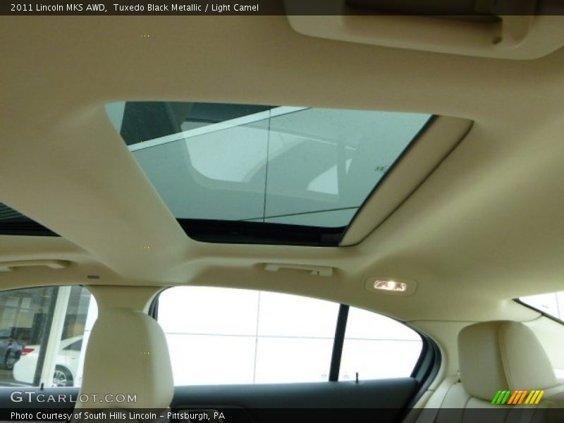 Tuxedo Black Metallic / Light Camel 2011 Lincoln MKS AWD