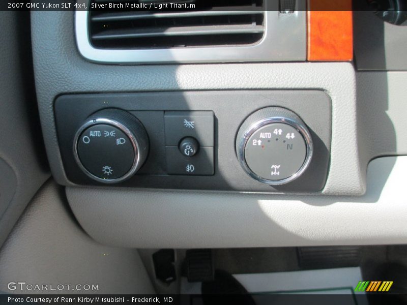 Silver Birch Metallic / Light Titanium 2007 GMC Yukon SLT 4x4