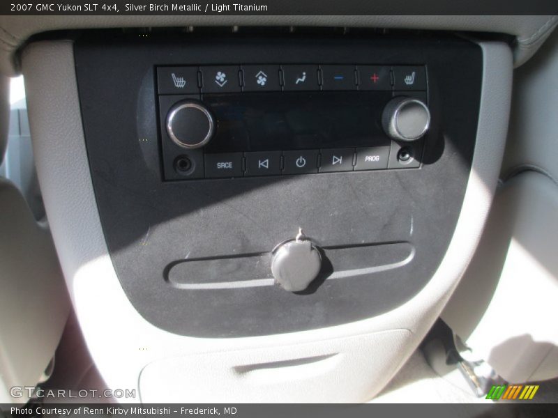 Silver Birch Metallic / Light Titanium 2007 GMC Yukon SLT 4x4