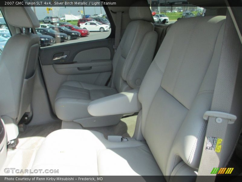 Silver Birch Metallic / Light Titanium 2007 GMC Yukon SLT 4x4