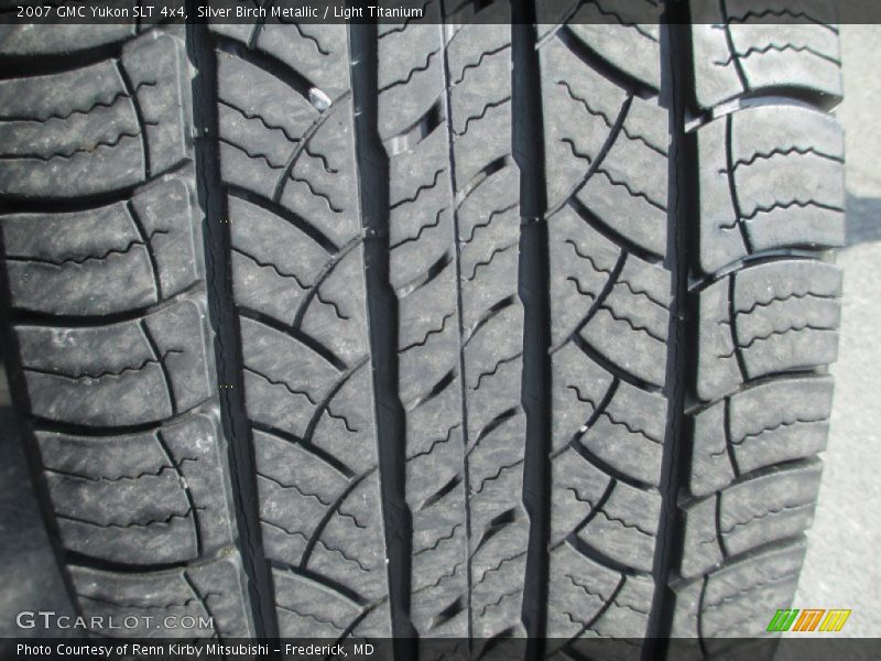 Silver Birch Metallic / Light Titanium 2007 GMC Yukon SLT 4x4