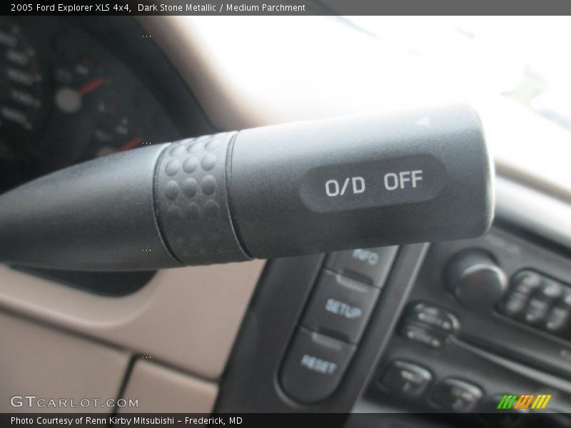 Dark Stone Metallic / Medium Parchment 2005 Ford Explorer XLS 4x4