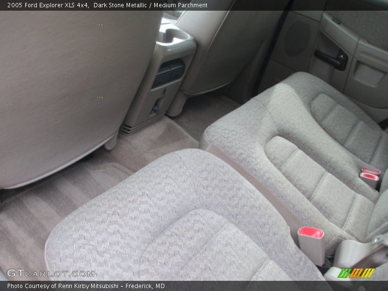 Dark Stone Metallic / Medium Parchment 2005 Ford Explorer XLS 4x4