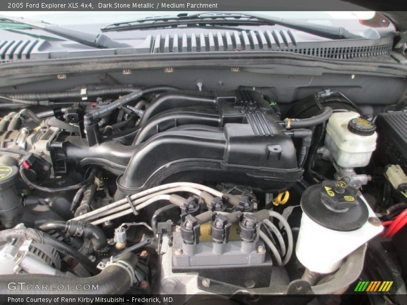 Dark Stone Metallic / Medium Parchment 2005 Ford Explorer XLS 4x4
