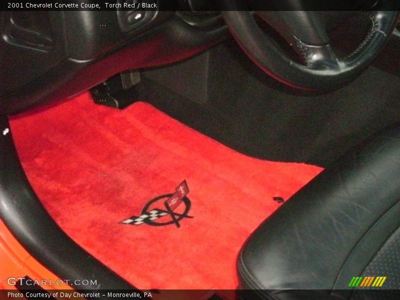 Torch Red / Black 2001 Chevrolet Corvette Coupe