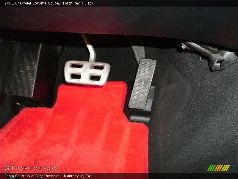 Torch Red / Black 2001 Chevrolet Corvette Coupe