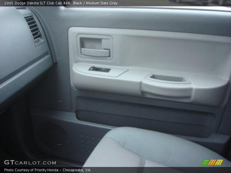 Black / Medium Slate Gray 2005 Dodge Dakota SLT Club Cab 4x4