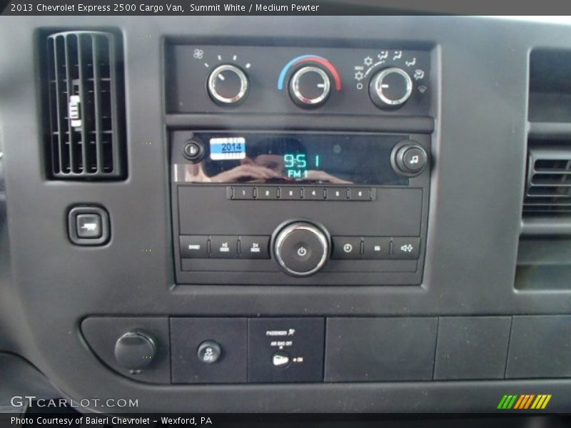 Summit White / Medium Pewter 2013 Chevrolet Express 2500 Cargo Van