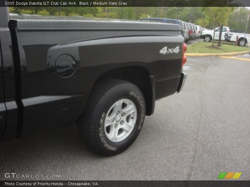 Black / Medium Slate Gray 2005 Dodge Dakota SLT Club Cab 4x4