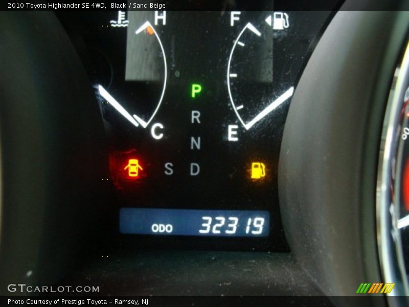 Black / Sand Beige 2010 Toyota Highlander SE 4WD