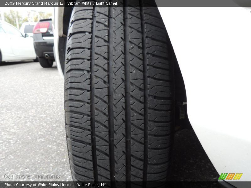 Vibrant White / Light Camel 2009 Mercury Grand Marquis LS