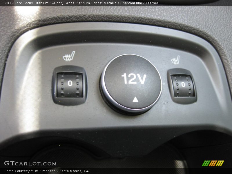 Controls of 2012 Focus Titanium 5-Door