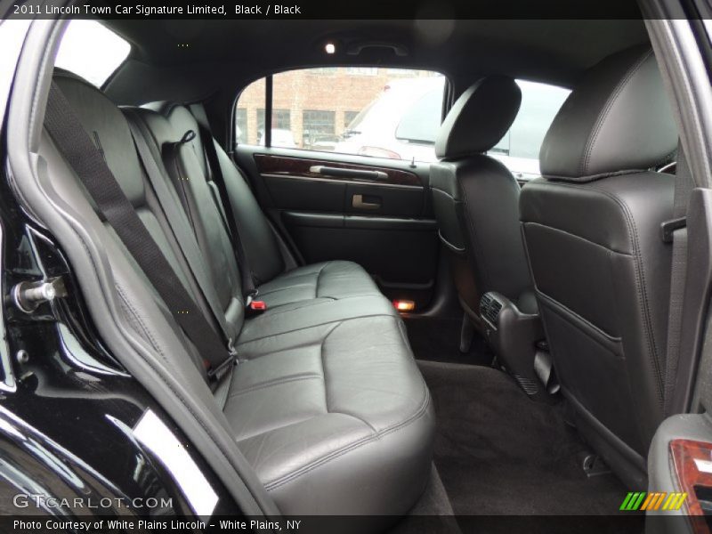 Black / Black 2011 Lincoln Town Car Signature Limited