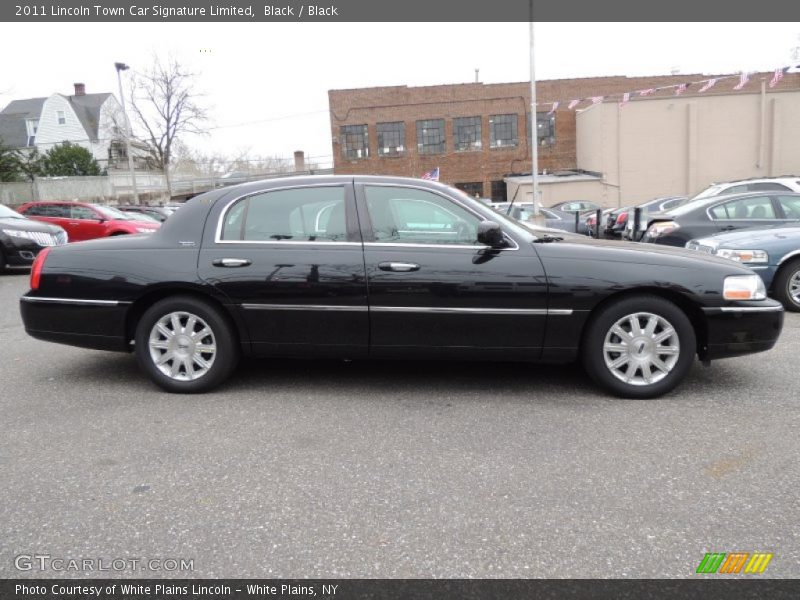 Black / Black 2011 Lincoln Town Car Signature Limited