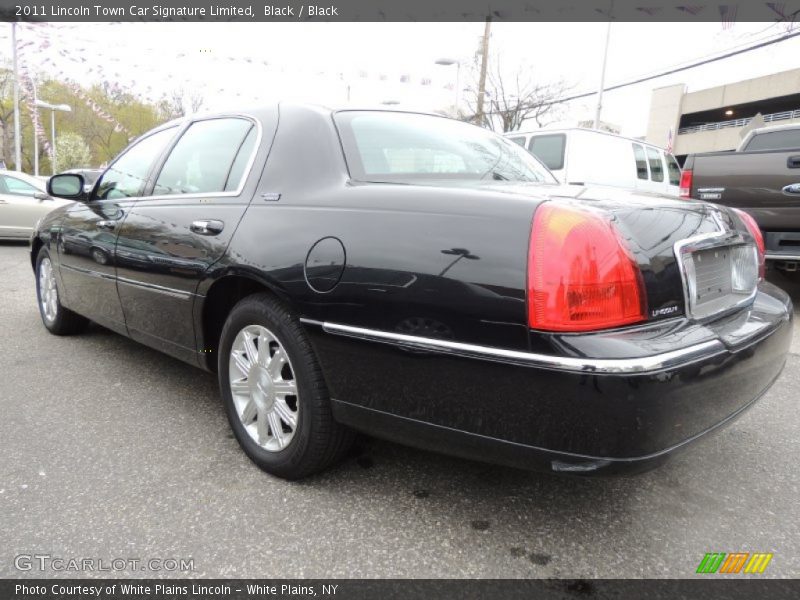 Black / Black 2011 Lincoln Town Car Signature Limited