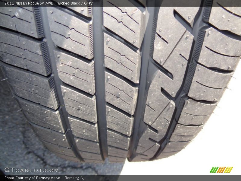Wicked Black / Gray 2011 Nissan Rogue SV AWD