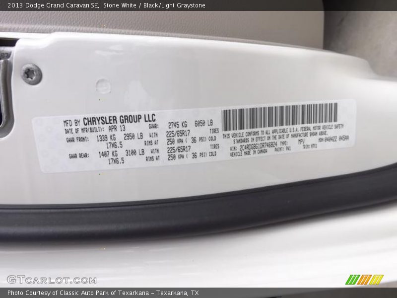 Stone White / Black/Light Graystone 2013 Dodge Grand Caravan SE