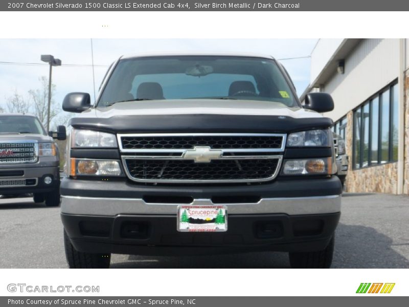 Silver Birch Metallic / Dark Charcoal 2007 Chevrolet Silverado 1500 Classic LS Extended Cab 4x4