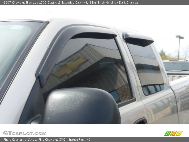 Silver Birch Metallic / Dark Charcoal 2007 Chevrolet Silverado 1500 Classic LS Extended Cab 4x4