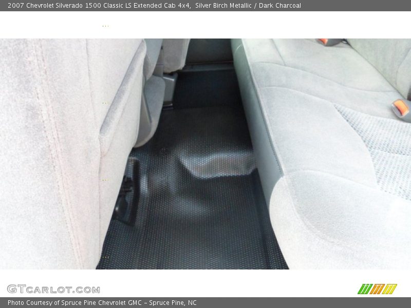 Silver Birch Metallic / Dark Charcoal 2007 Chevrolet Silverado 1500 Classic LS Extended Cab 4x4